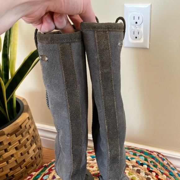 UGG Gray Sude Leather Wedges High Boots - Picture 5 of 8